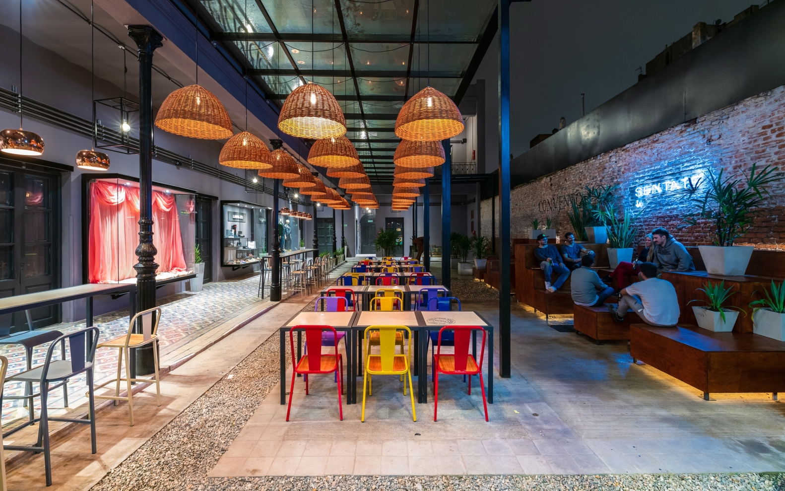 阿根廷百年修道院改造的购物中心-57