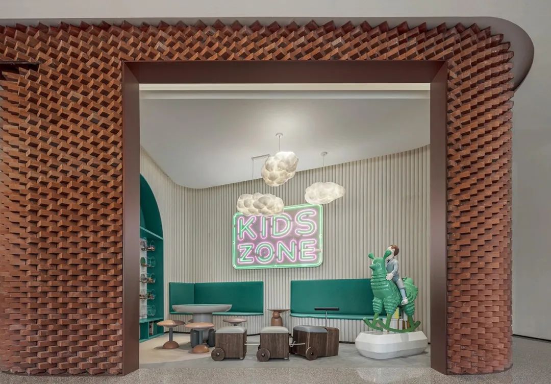 济南中骏天誉售楼处 | 现代复古风格演绎历史与未来对话-43