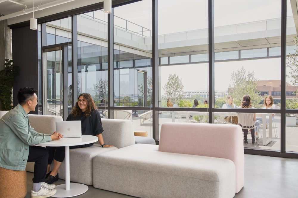 圣莫尼卡的树胶体验店 | Rapt Studio 设计的现代总部-21