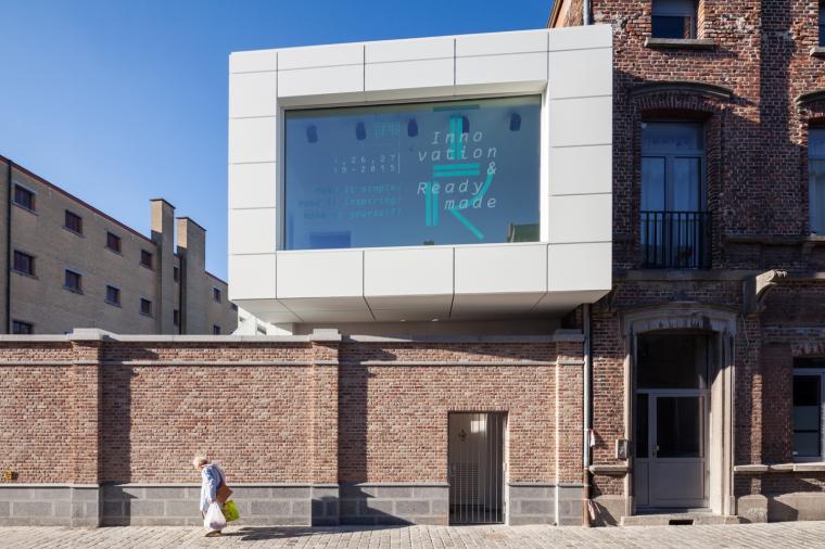 比利时十八世纪连栋住宅的现代翻新-19