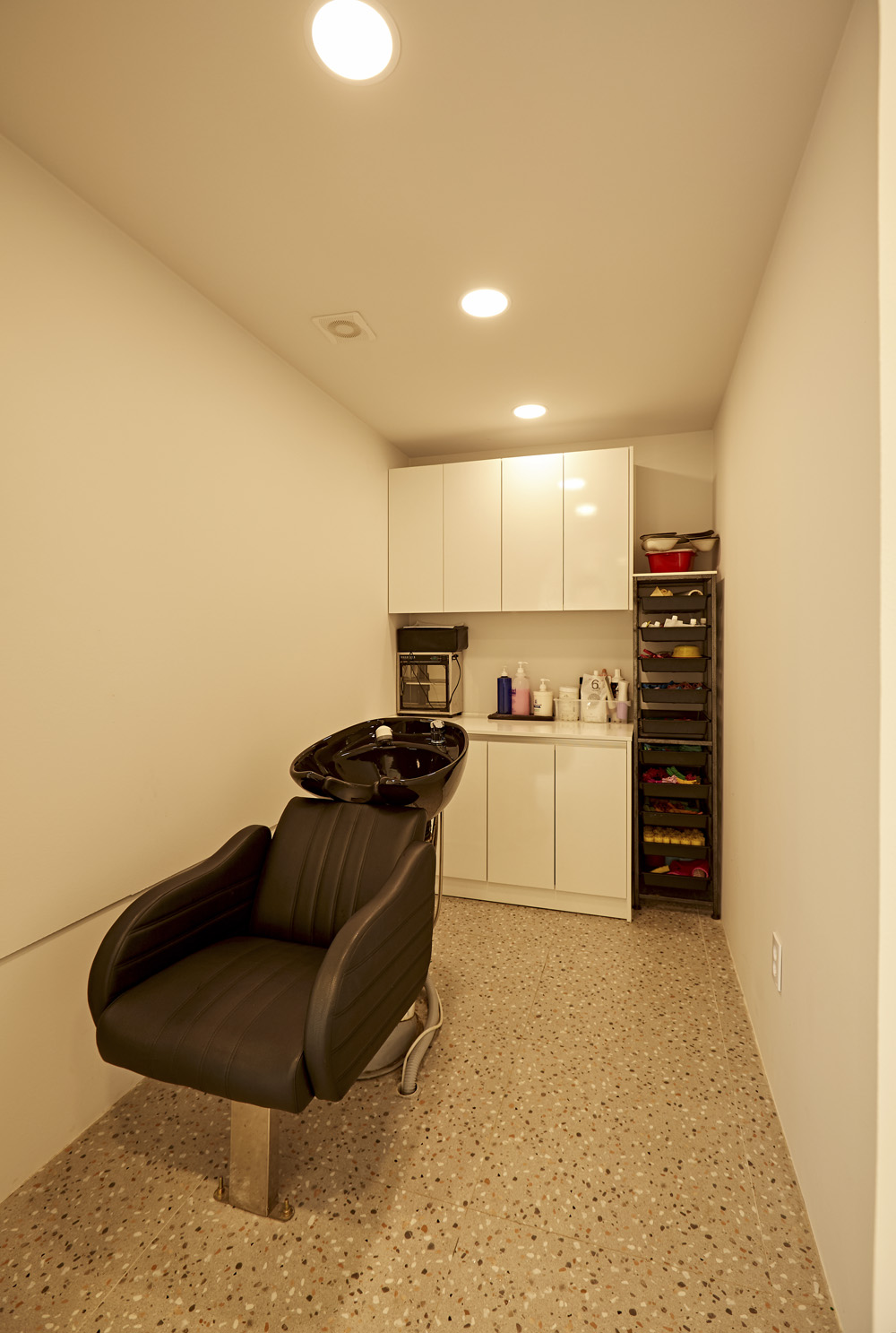 简约时尚 8 平米美容院设计，成本低廉-18