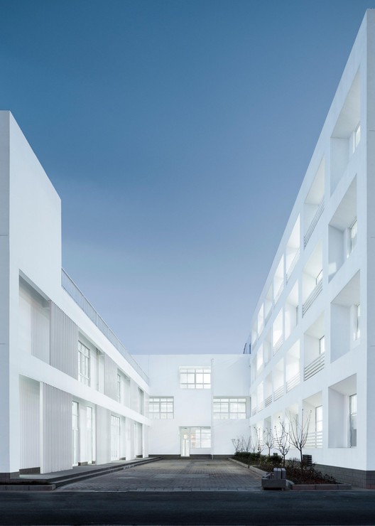 南京大山地小学 · 嵌入山坡的立体公共空间-20