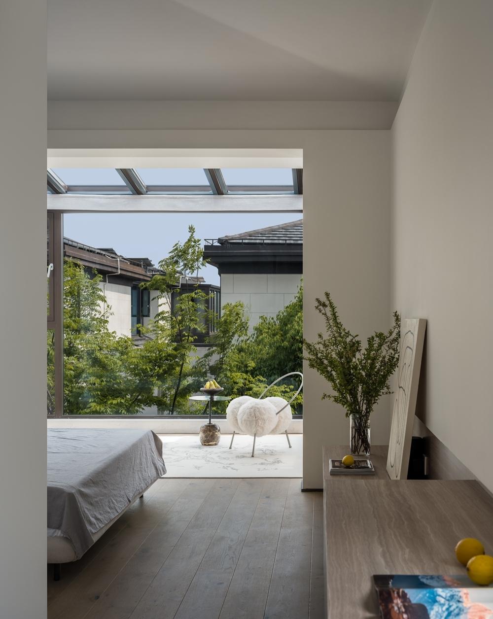 350㎡别墅简约白与原木经典搭配丨中国上海-51