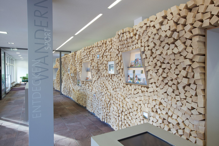 德国Tourist Information店面设计-7