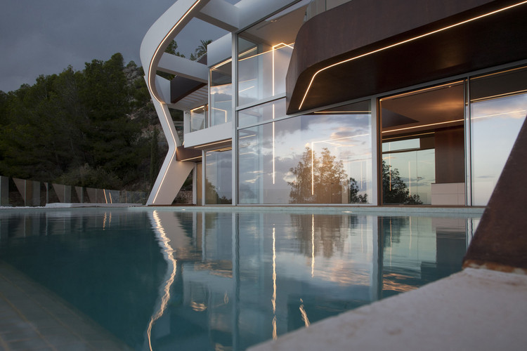 悬浮山间的动态居所-2