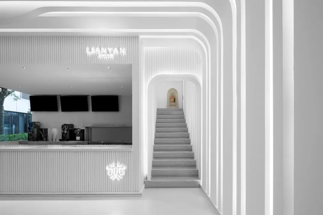 杭州恋燕紫涵“鸟巢”概念店,极简趣味与空间美学结合-11