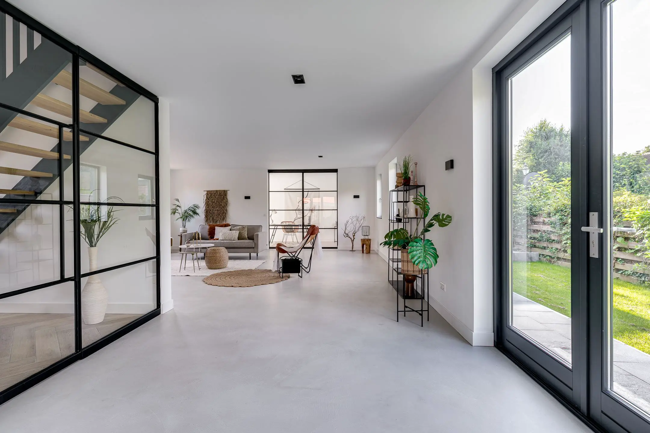 荷兰自然风格明亮当代住宅设计-8