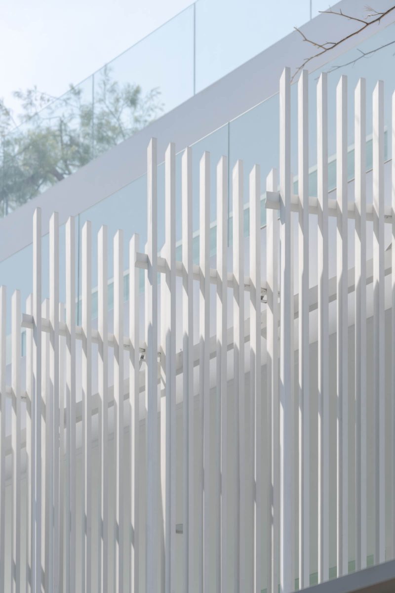 บ้านสีขาว โฮมสตูดิโอที่ผสานพื้นที่อยู่อาศัยในบ้านหลากฟังก์ชัน-19