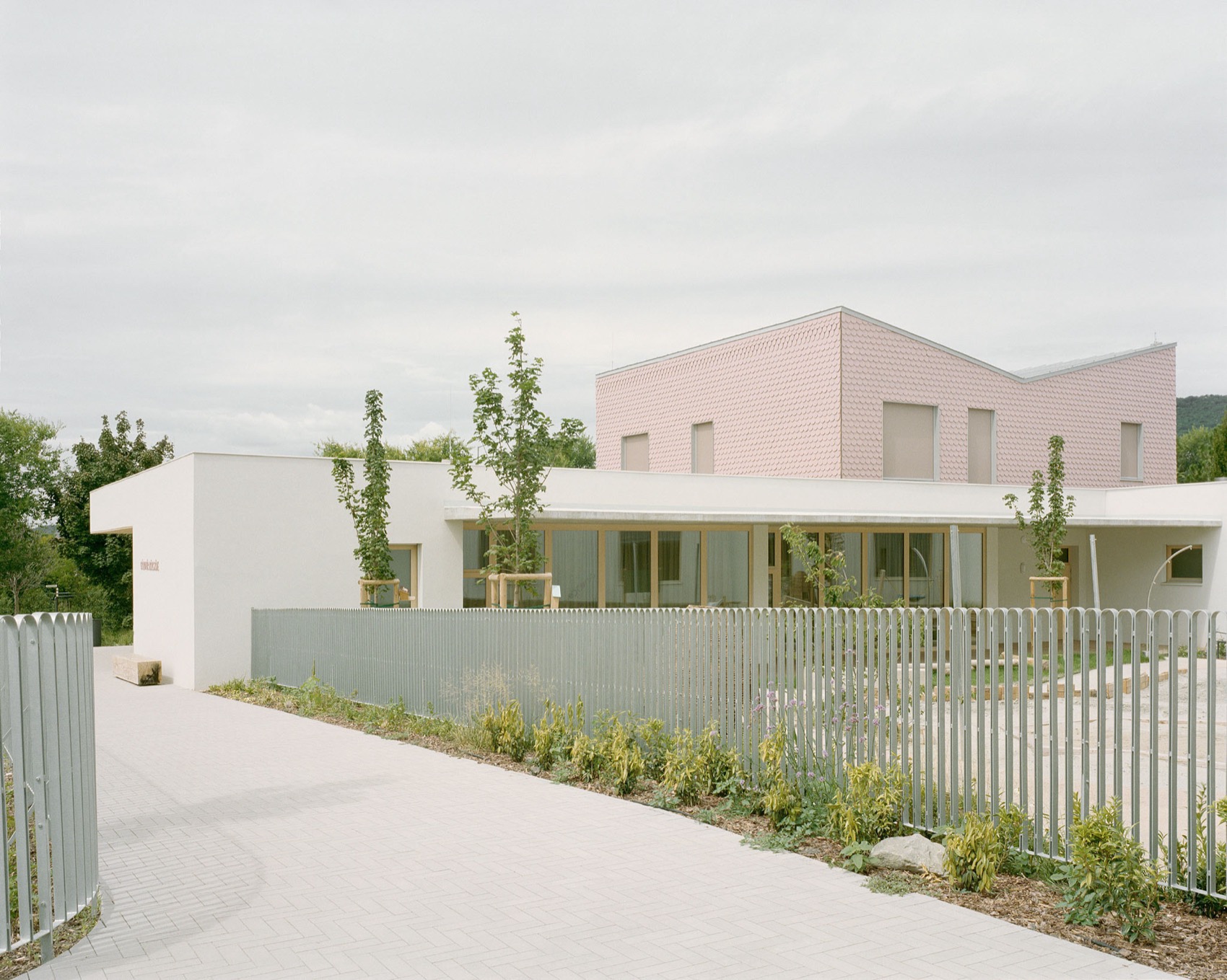 山丘上的“儿童林地”丨匈牙利布达佩斯丨Archikon Architects-3