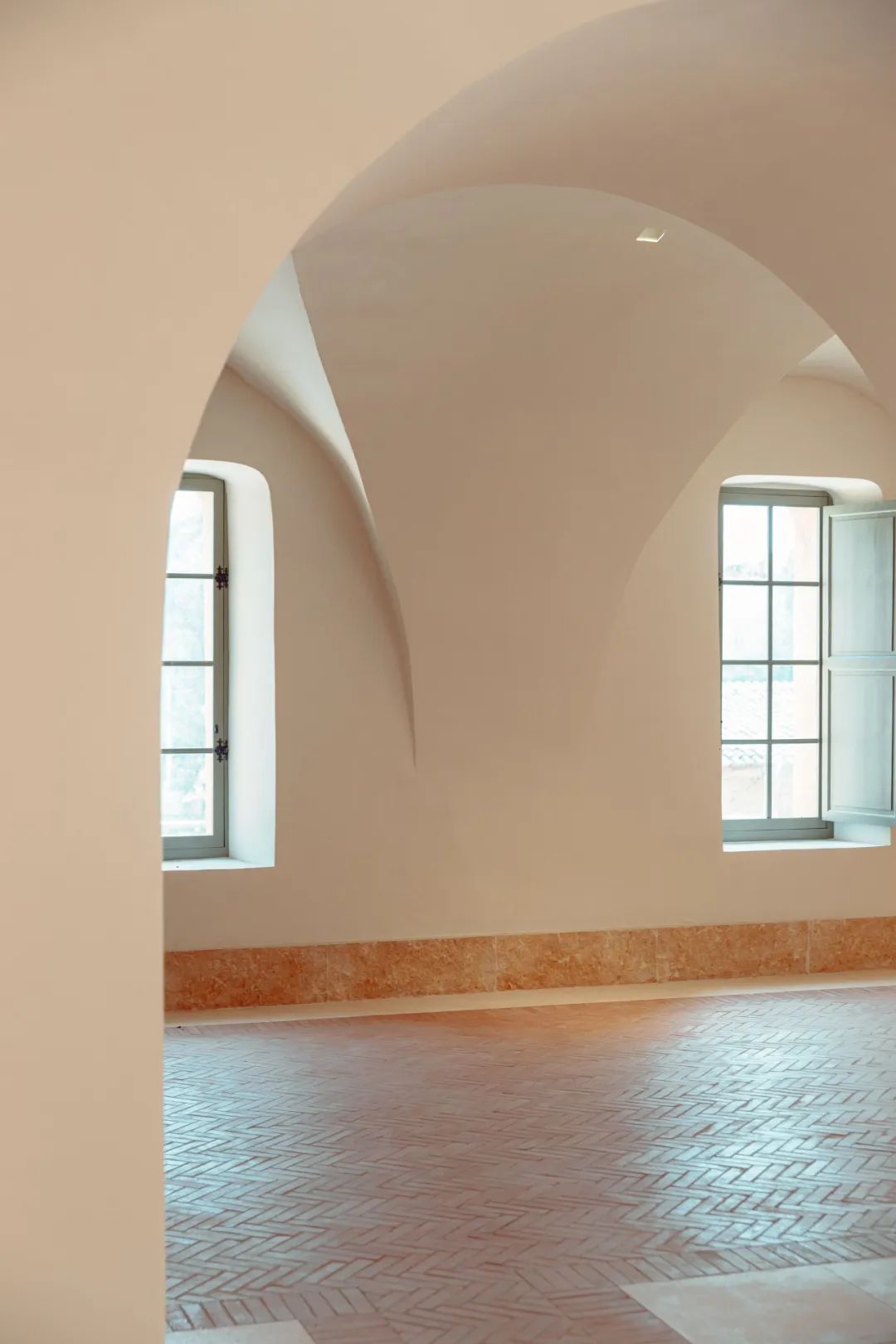 普罗旺斯葡萄园古老城堡重建丨建筑师Amelia Tavella-16