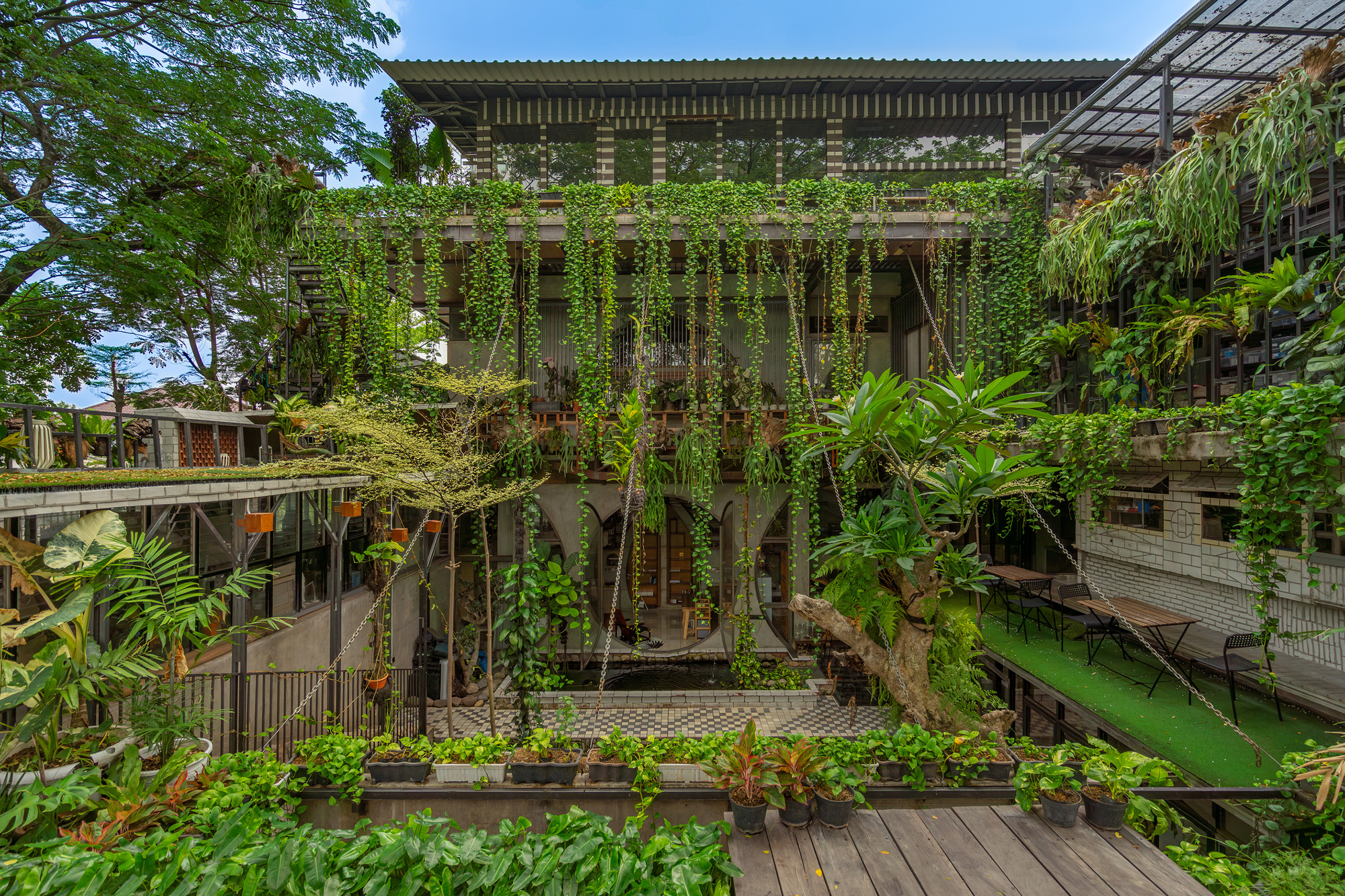 绿意盎然的别墅住宅兼工作室丨印度丨Realrich Architecture Workshop-36