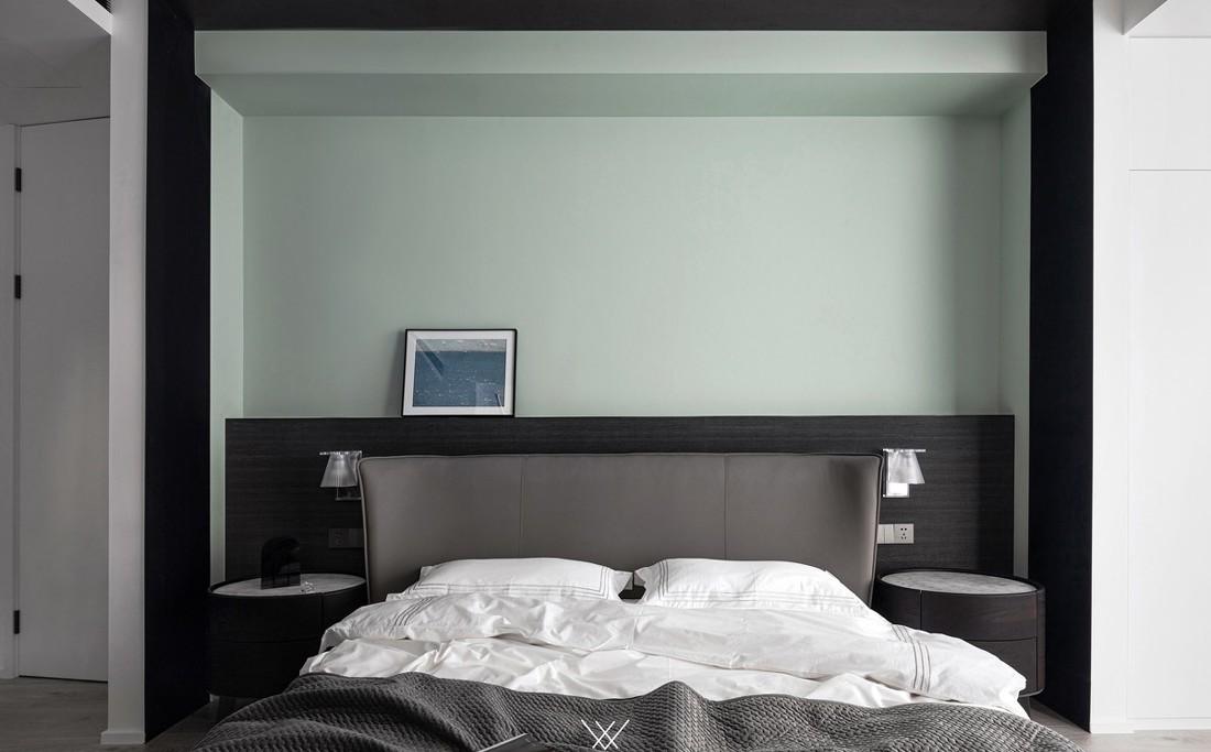 旧房翻新 | 环形落地窗主卧设计，功能与美学的完美融合-2