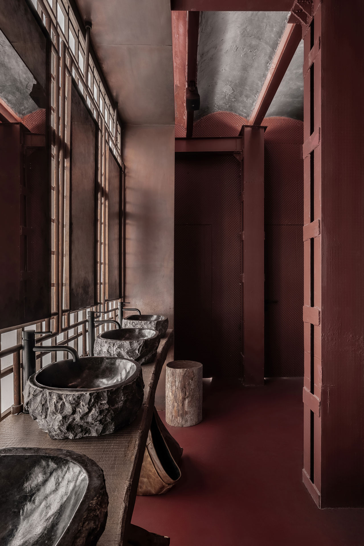 维珍居酒屋酒吧敖德萨店(注:如果Virgin是特定名称,可根据实际情况调整,这里按常见的维珍翻译;Odesa一般指乌克兰城市敖德萨) 丨乌克兰敖德萨丨Yodezeen工作室-12