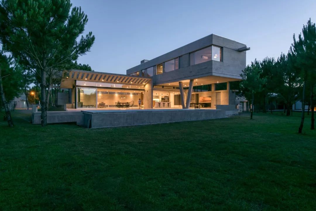 Galera 建筑工作室 | 光、空间与形式的平衡探索-37