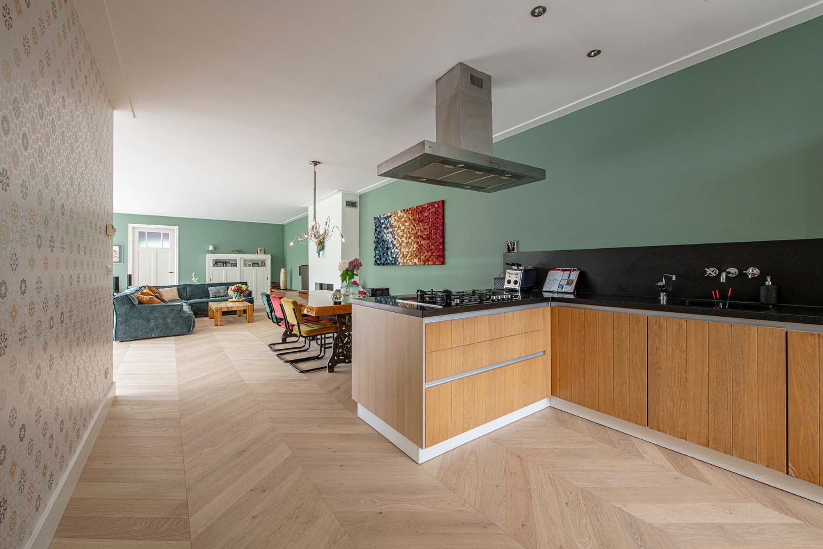 Lichte hongaarse punt in speels interieur-3