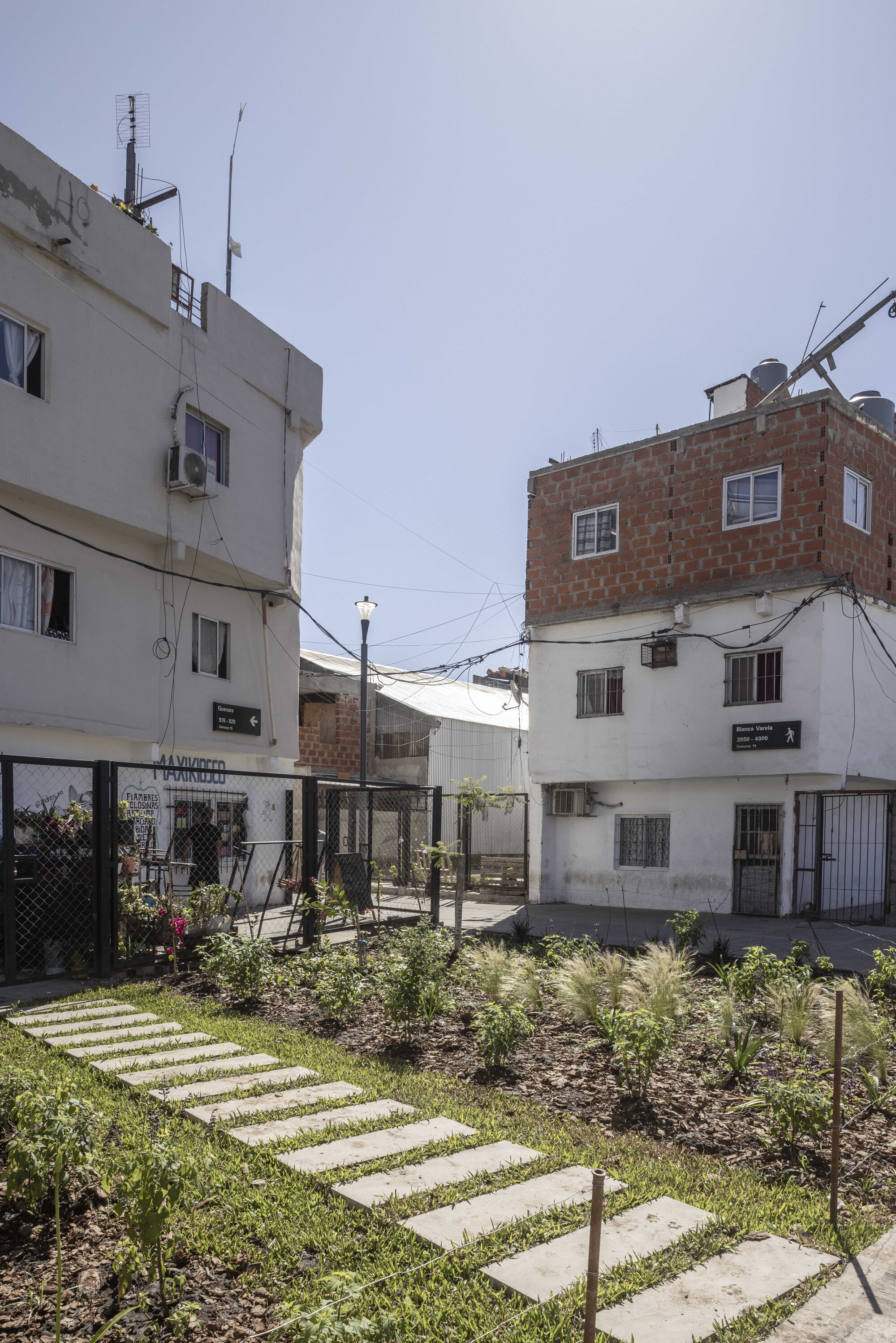 阿根廷首都貧民窟的綠色蛻變：從廢棄鐵道到安全、永續公共空間，Playón de Chacarita 社區協力計畫，為都市更新帶來新典範，打造韌性家園 | FAM-32