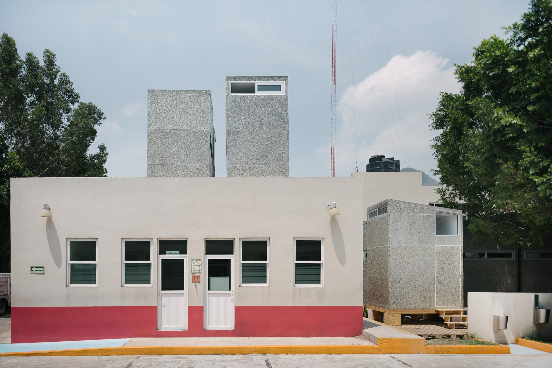 Temporary Pavilion for Healthcare Workers / Revolution-33
