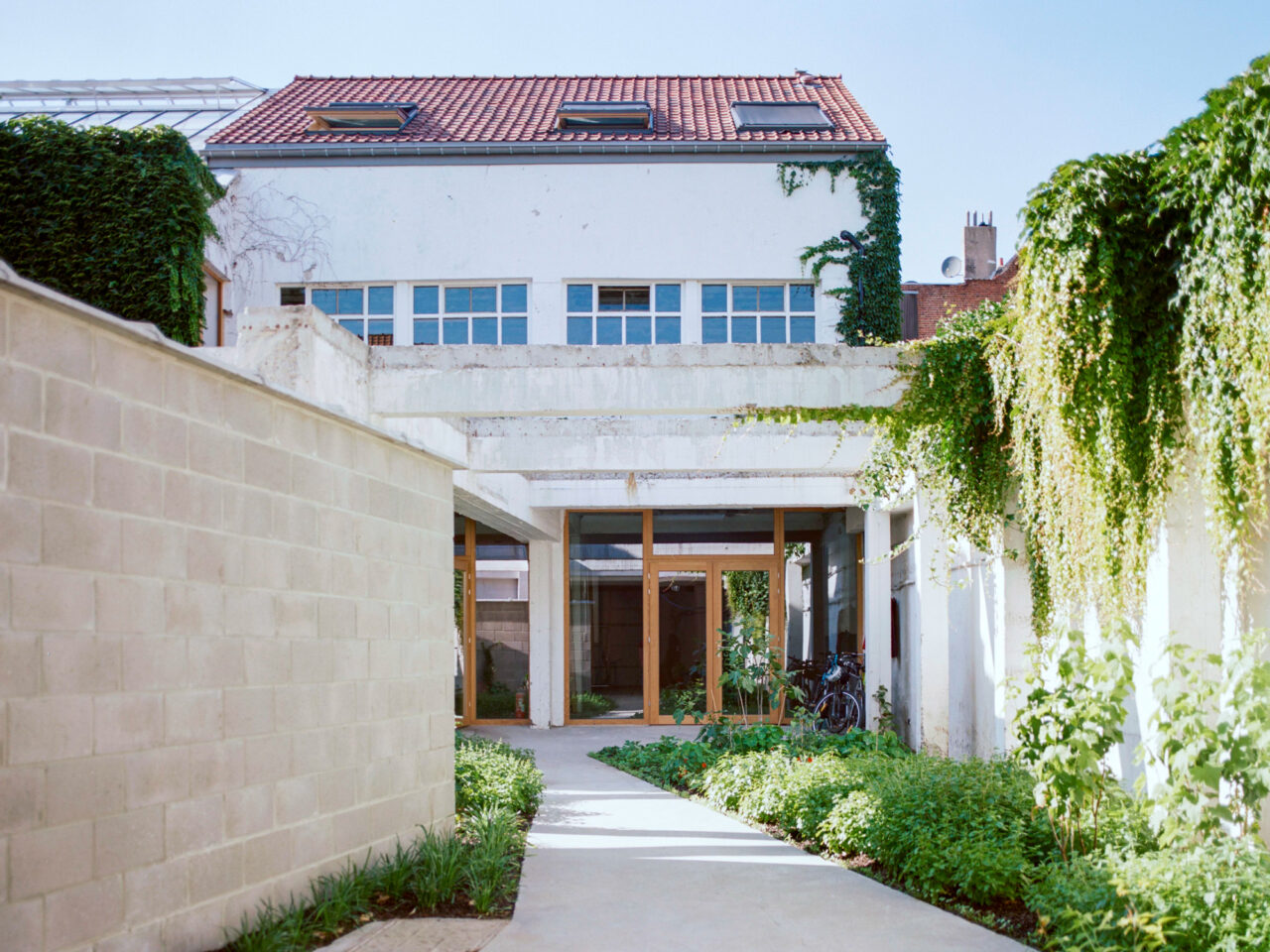 布鲁塞尔工业建筑改造住宅及陶瓷工作室丨比利时丨AgwA,Evelia Macal-34