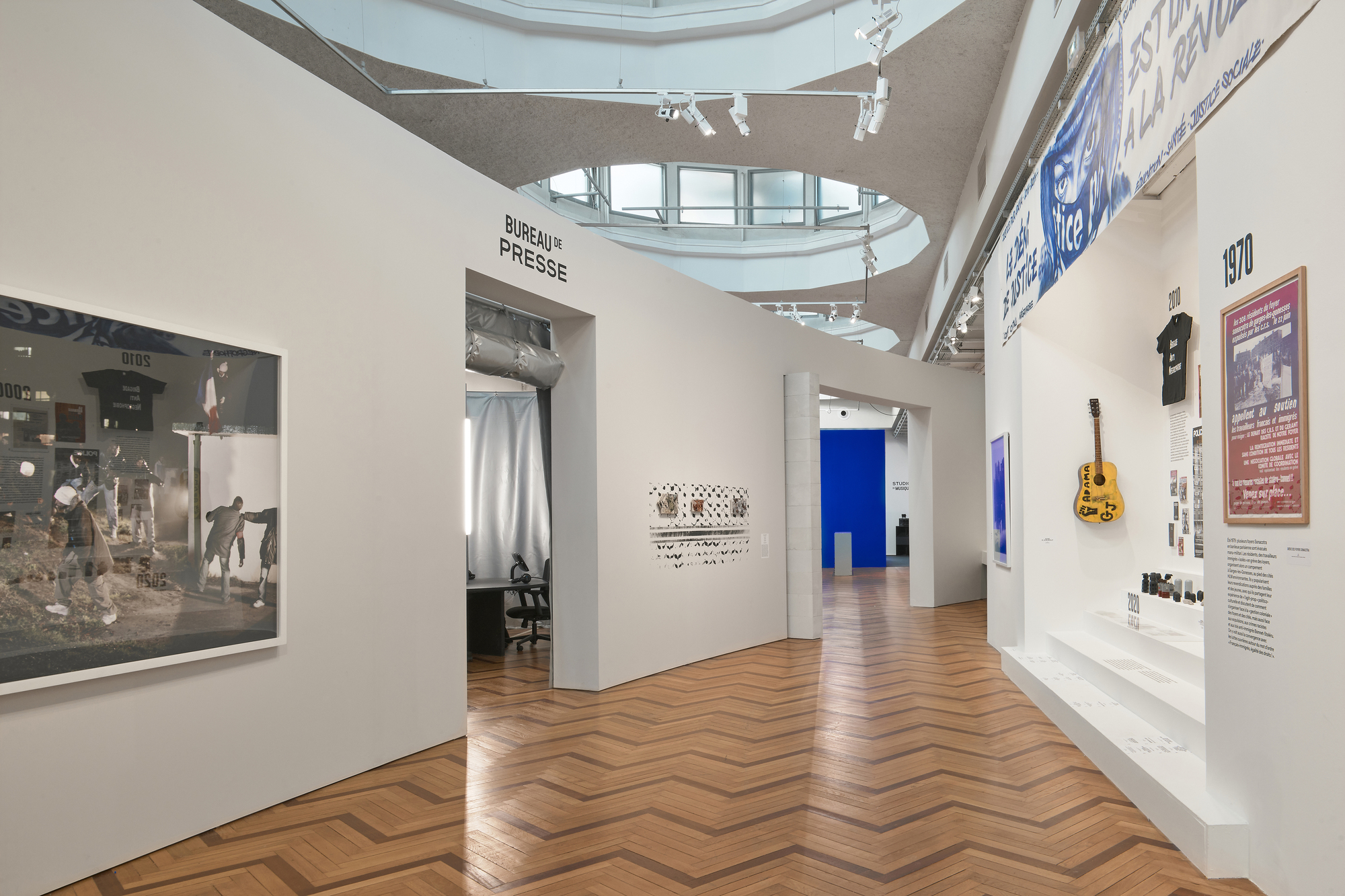 Banlieues Chéries Exhibition / Roll-21