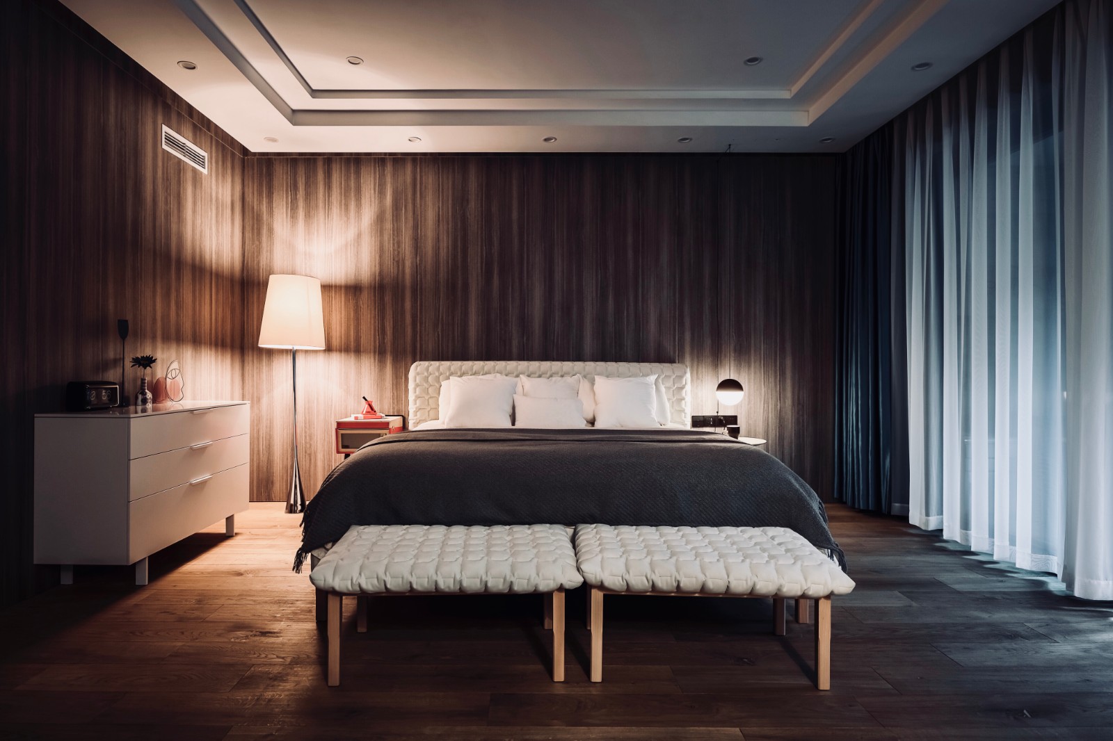 蓝色湖水之韵——原木风别墅设计-20