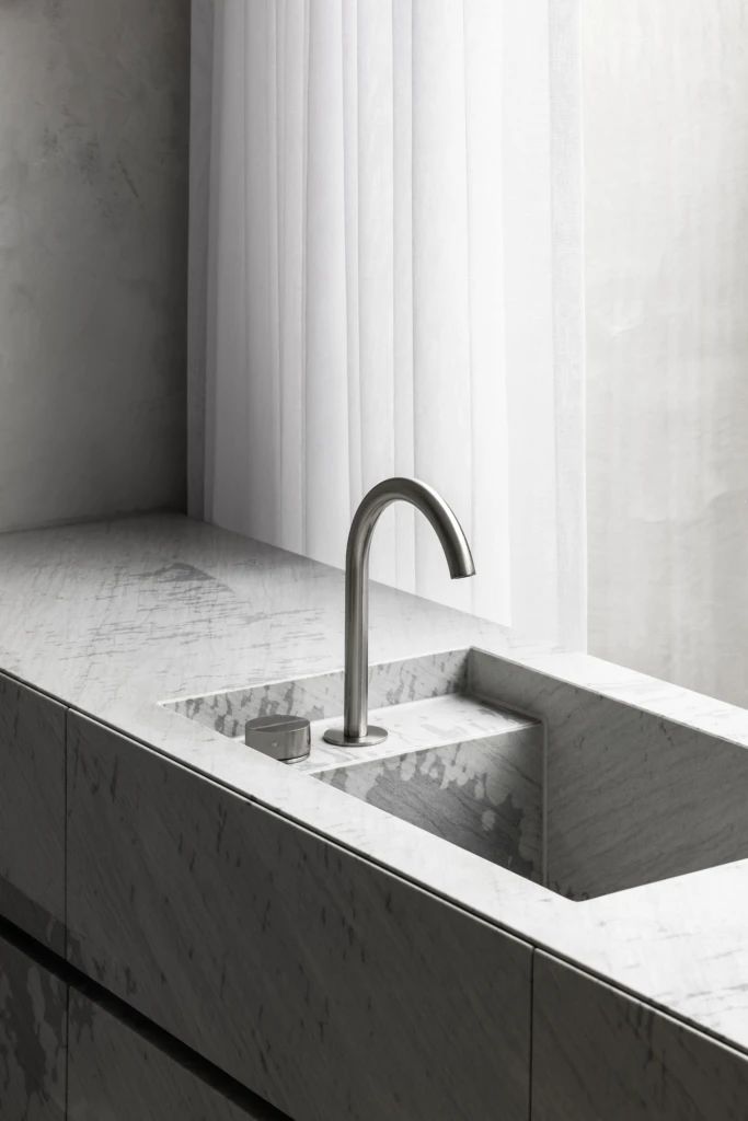 新旧融合的单色住宅丨澳大利亚墨尔本丨C.Kairouz Architects-46