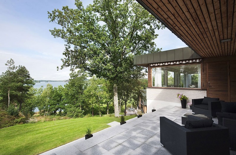 Lakeside Villa in Danderyd by Rahel Belatchew Lerdell-5