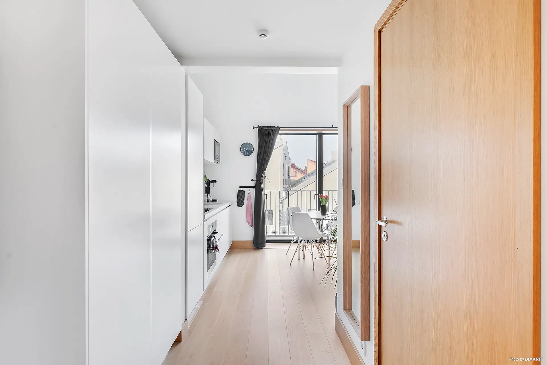 34m2 精致工作室,巧妙利用阁楼打造舒适空间-9