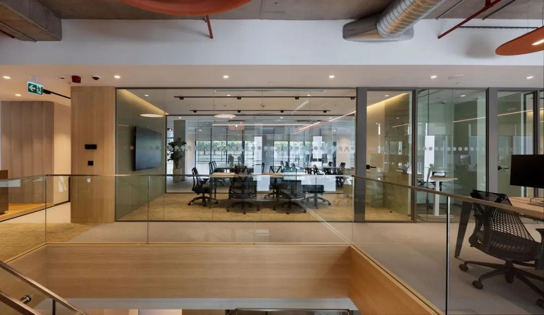 Midas办公室温润光影织就的友好型设计丨土耳其伊斯坦布尔丨İkibiniki-28