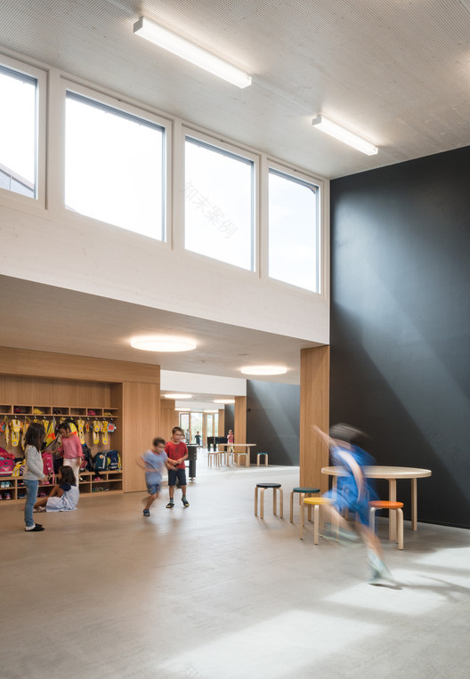 School in Port Skop-1