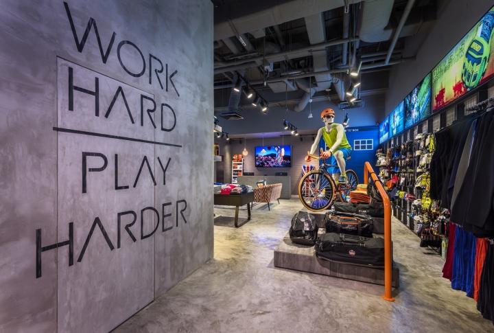 新加坡Durasafe户外运动零售商店空间设计-3