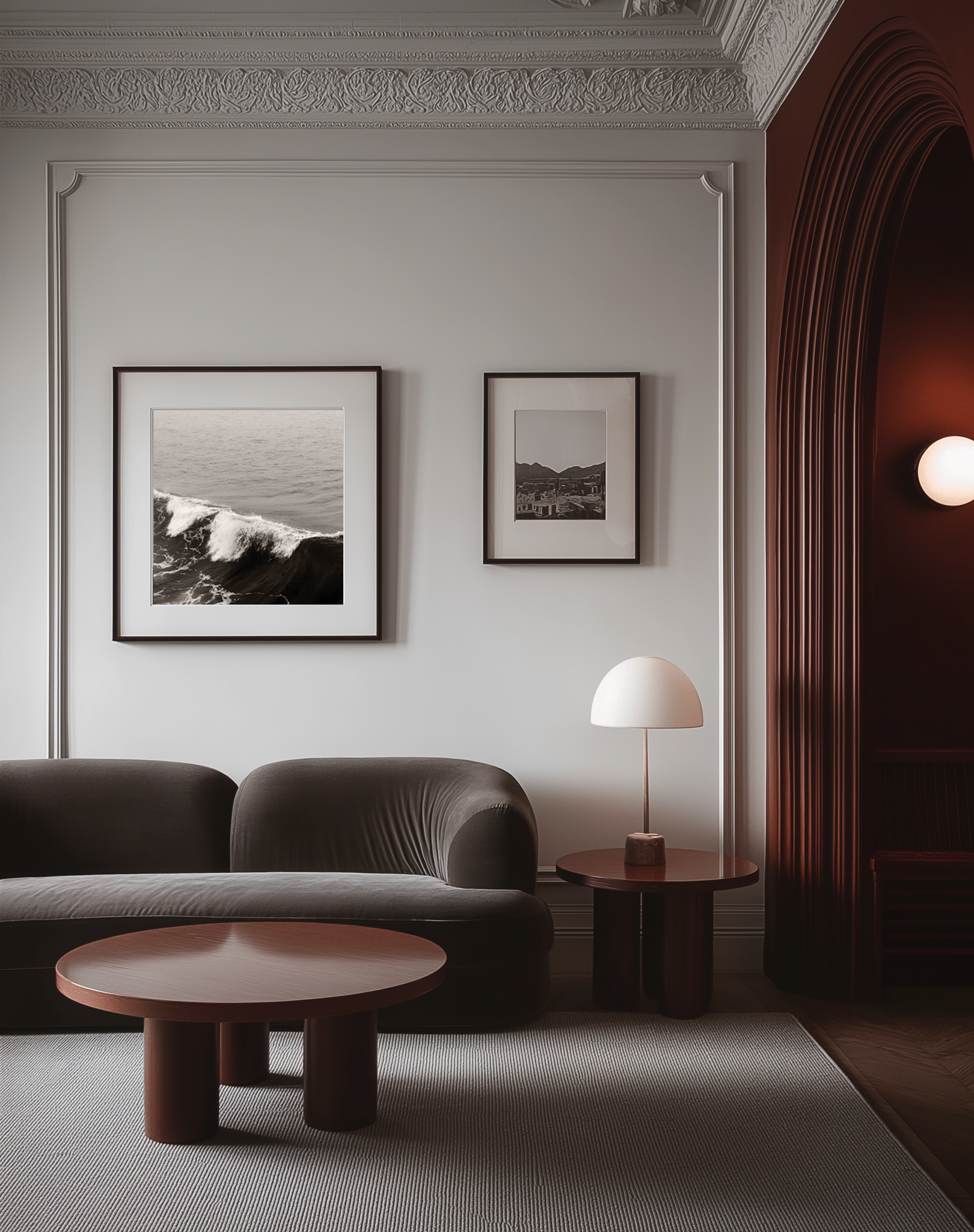 用红色弯曲（绘制、勾勒等，需结合具体语境确定curved准确含义）

注：由于不清楚curved在具体语境中的准确动作，这里给出一个宽泛解释若有更详细语境，可提供以得到更精确翻译  -10