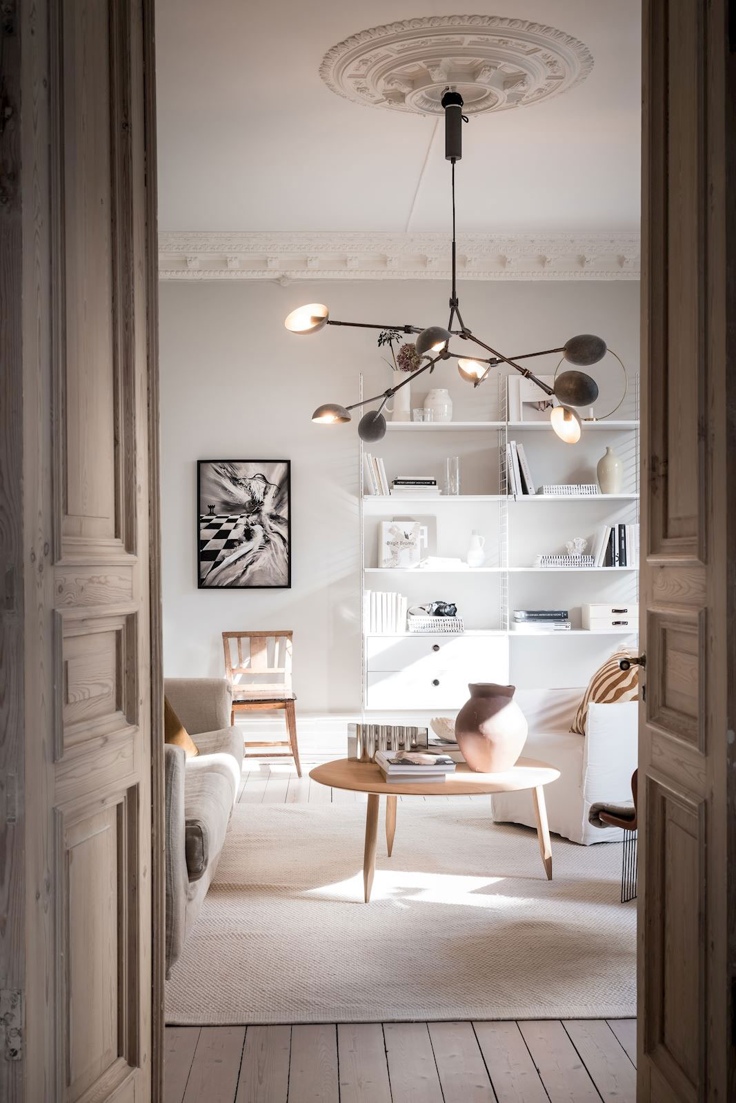 哥德堡原木门与现代风格公寓设计-7