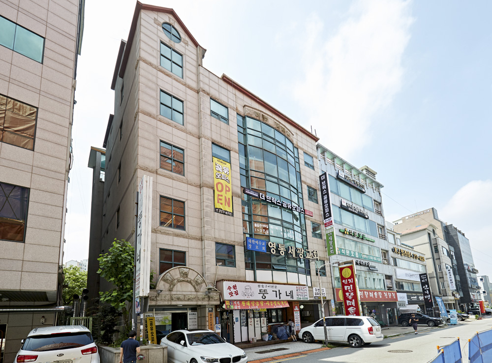 首尔现代高端办公空间设计案例解析-31