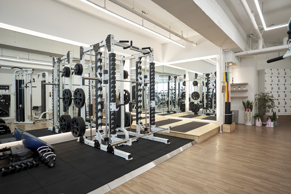 40 平简约双色调皮具店设计，尽显北欧风情-4