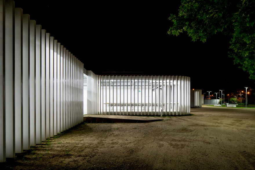 河岸边的有机连通结构-28