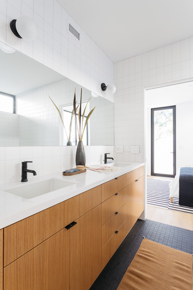 Modern Residence Full of Light and Comfortable Spaces in the city of Los Angeles, California, USA-46