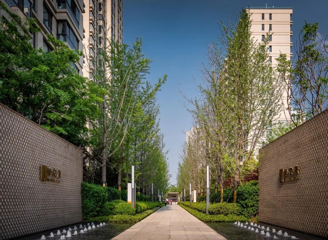 上海静安府东区 | 绿色园林与艺术景观的完美融合-41