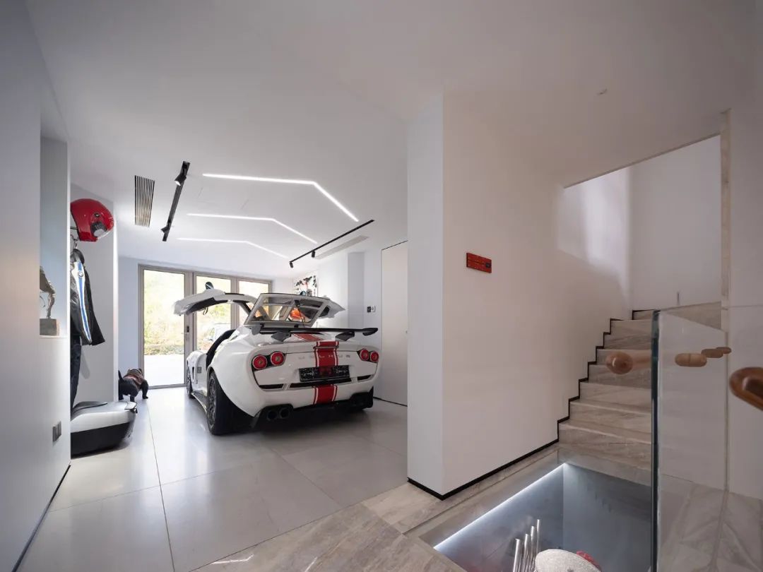 跑车也要住别墅·高定私人住宅空间设计丨中国河北丨易观设计事务所-1