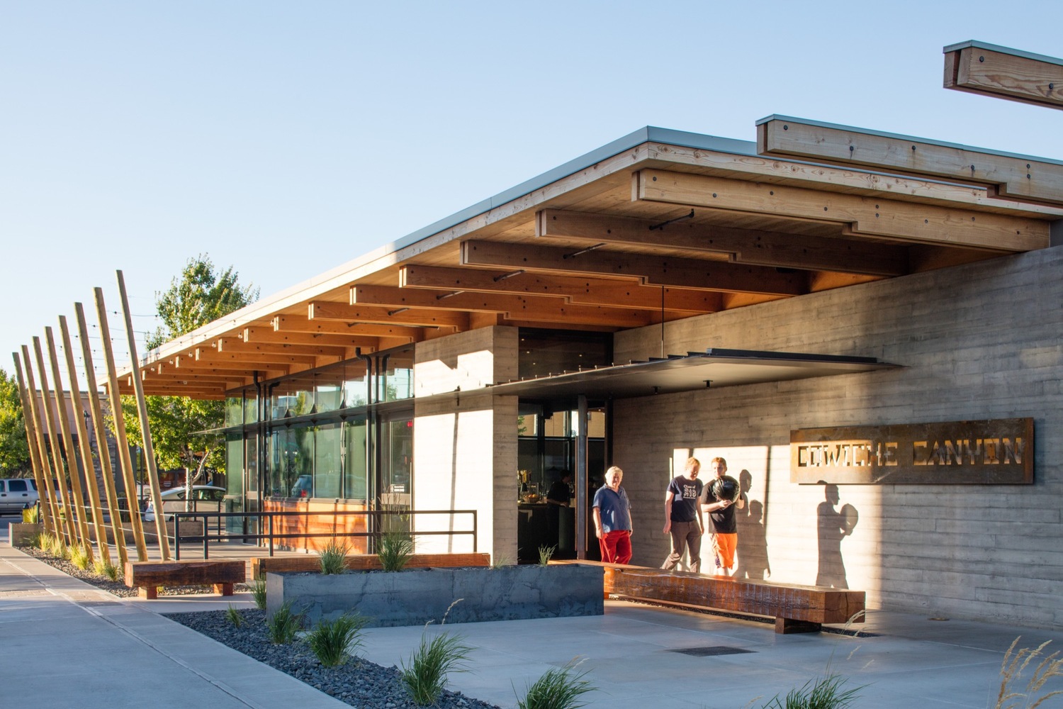 亚基马谷农业遗产的复兴 · Cowiche Canyon Kitchen and Icehouse Bar-79