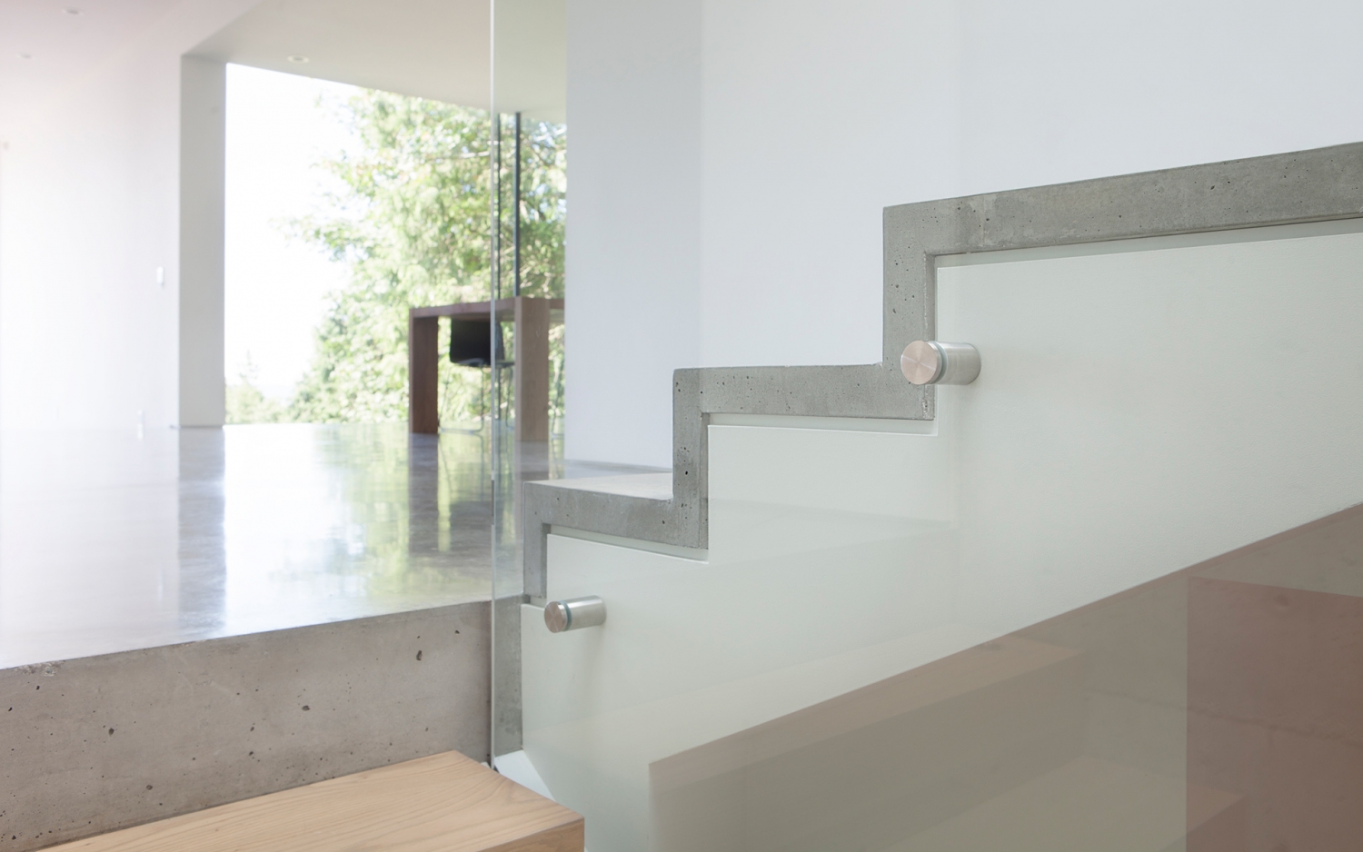 加拿大 Russet 住宅 | 嵌入山体的观景之家-35