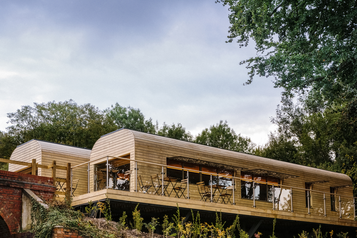 英国南安普敦新地标 · 火车车厢造型咖啡厅-11