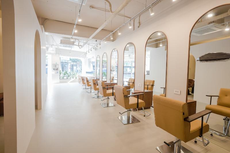 现代简约 30 平米美容院设计-6