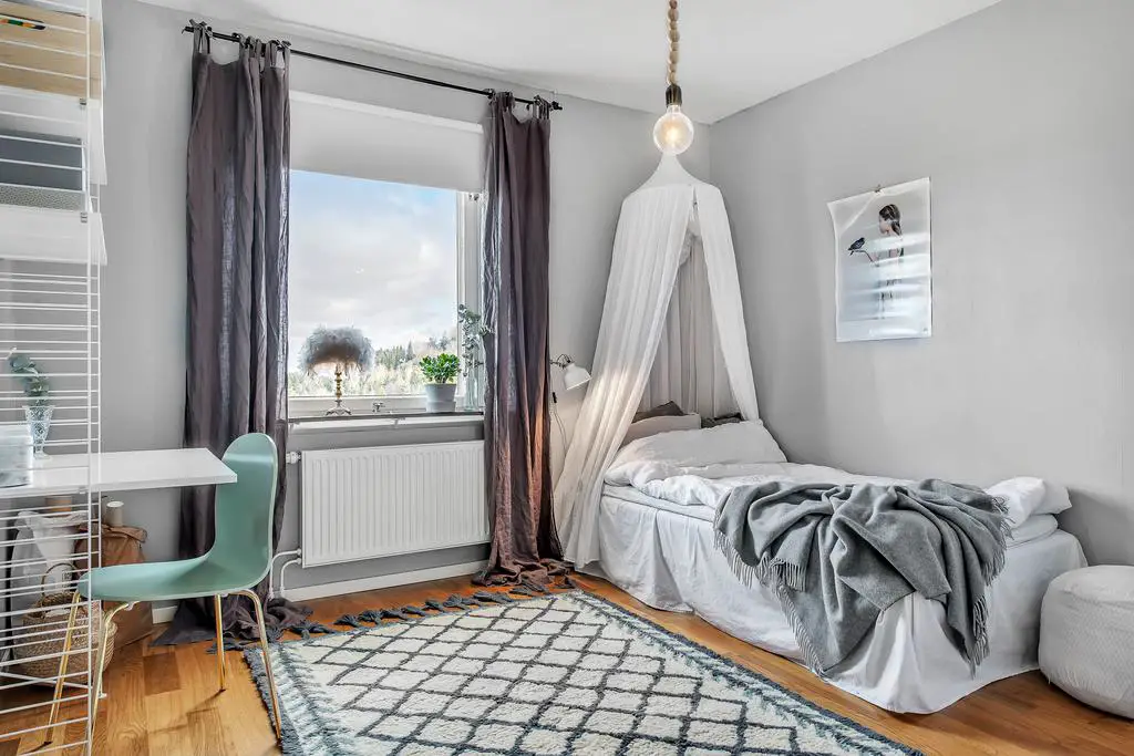 巧妙隐藏冰箱的开放式厨房设计-12