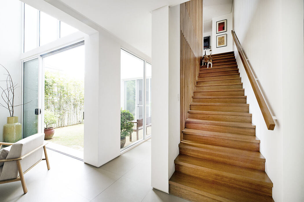 菲律宾马尼拉的双层现代庭院住宅-6