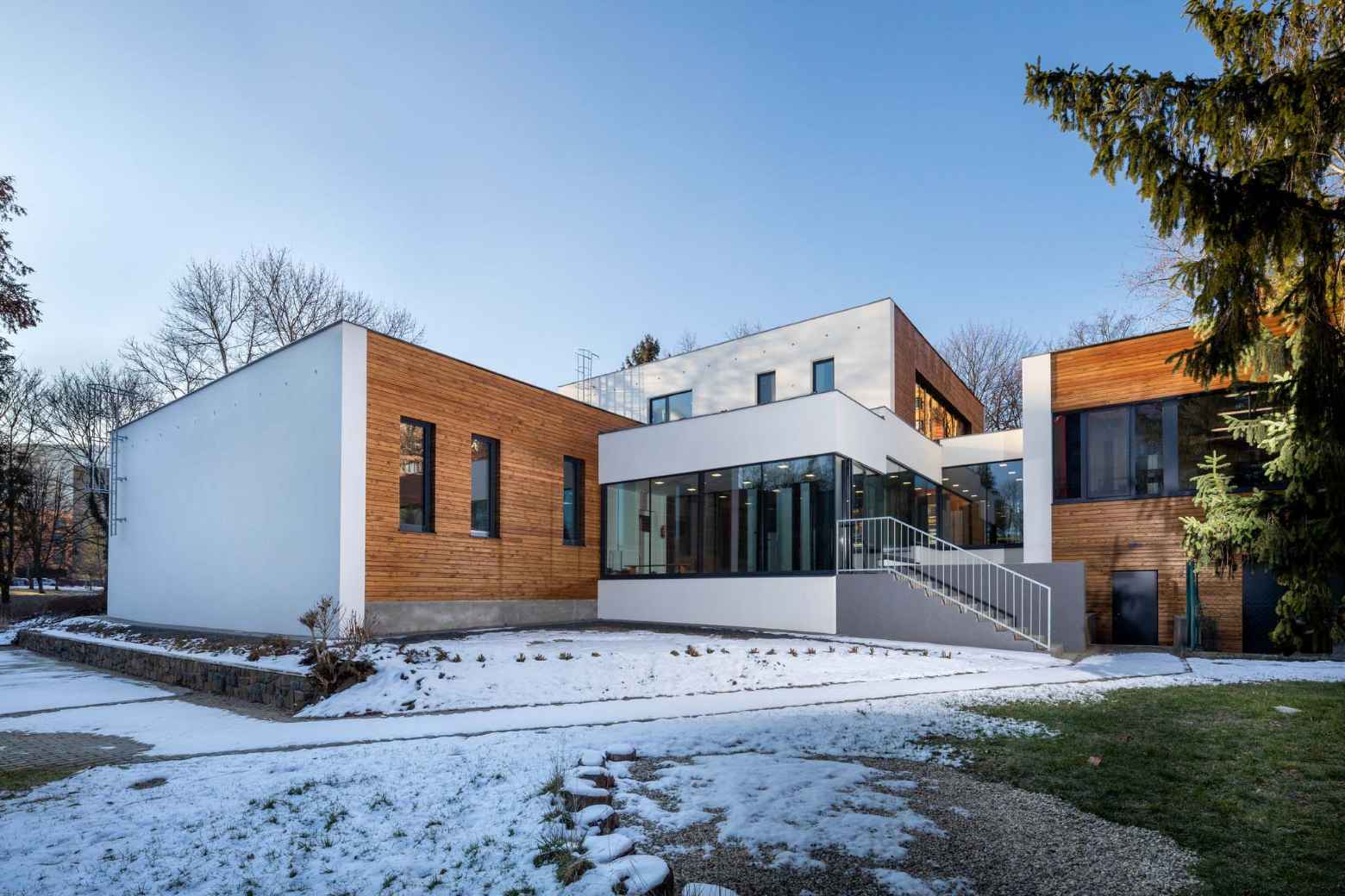 Rekonstrukce fasády MŠ Ignáce Šustaly v Kopřivnici – Mrva.net-17