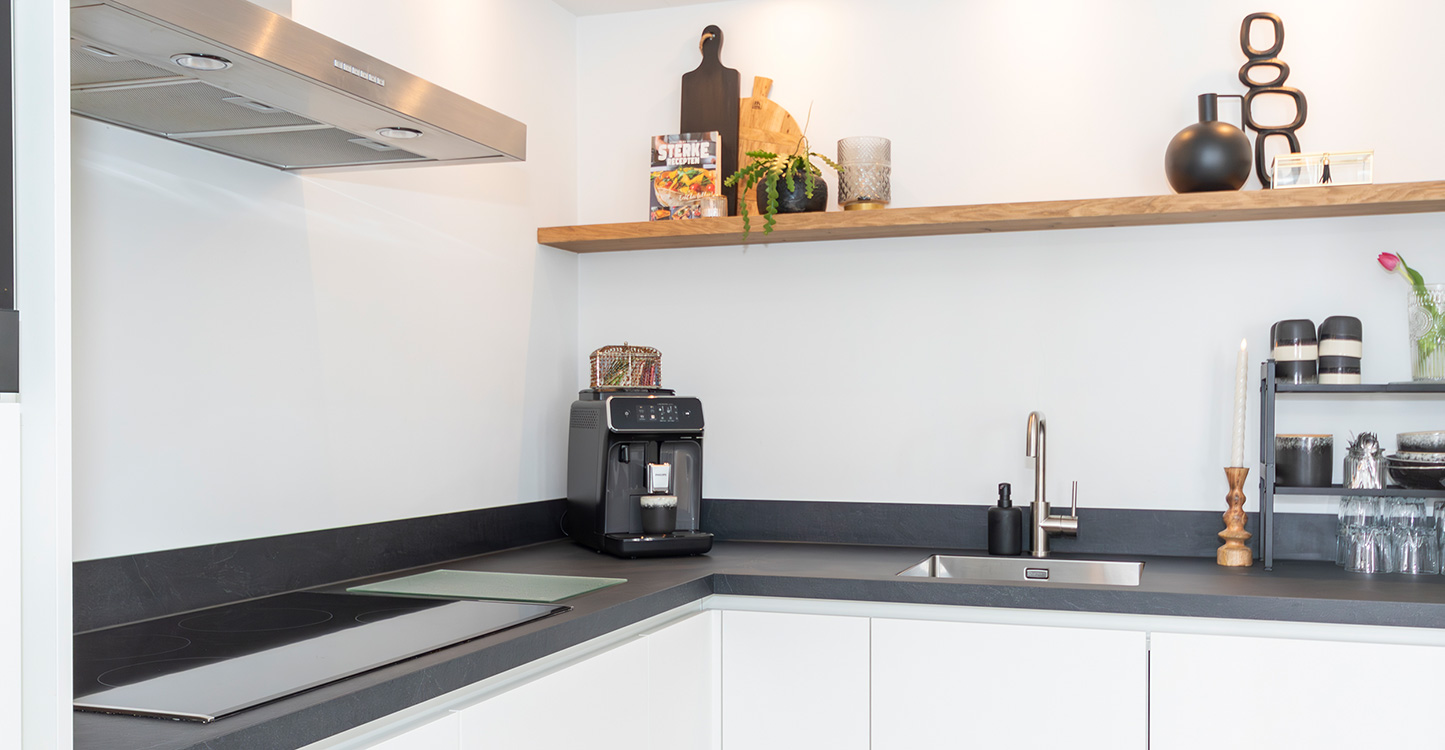 Harderwijk白色无吊柜厨房设计项目丨DB Arma Keukens en Sanitair-32