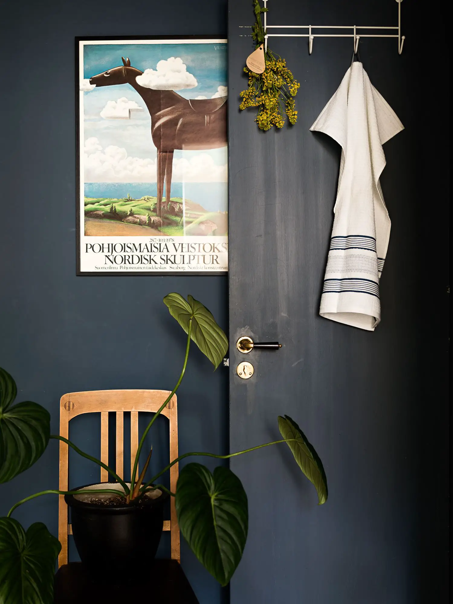 复古色彩的旧楼公寓-15