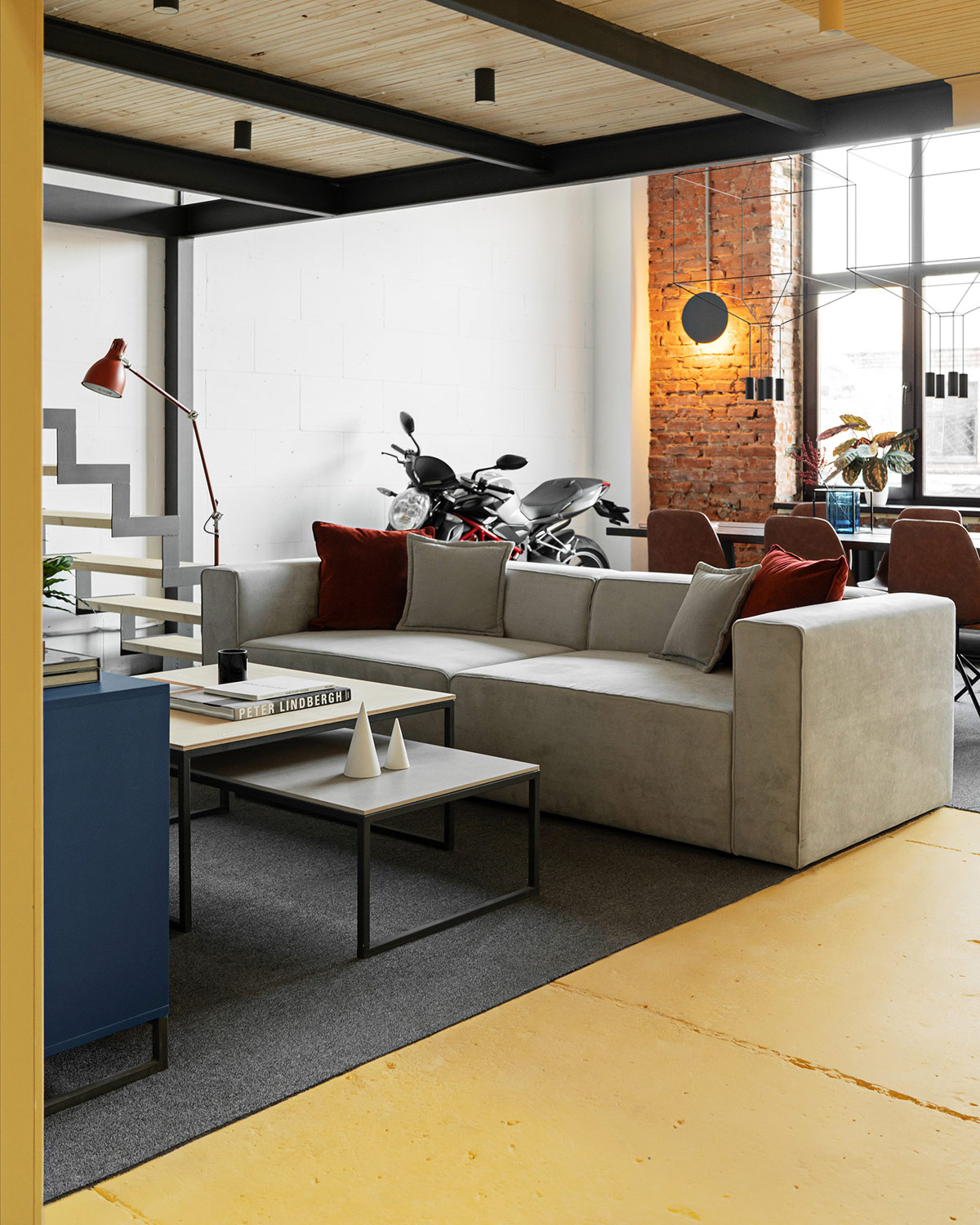 现代工业风 VM Project 创意工作空间-1