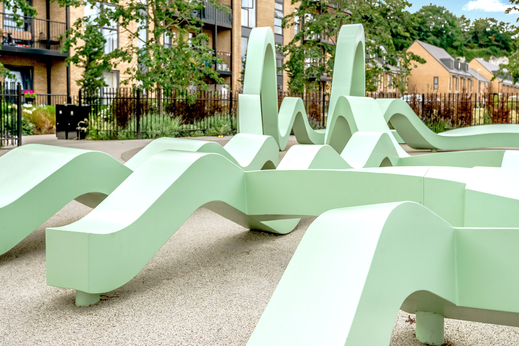 《狂野之生》· 历史遗址上的互动公共艺术装置丨英国丨NEON-25