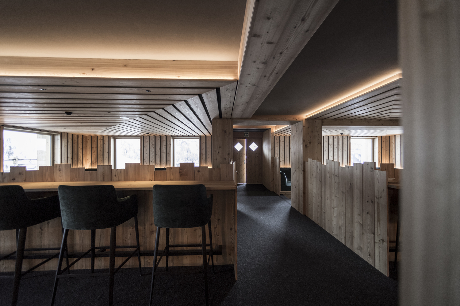 高山之上的酒店设计-38